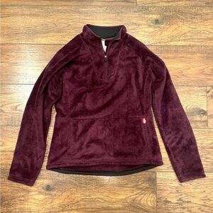Women’s North Face 1/4 zip Pullover Fleece.